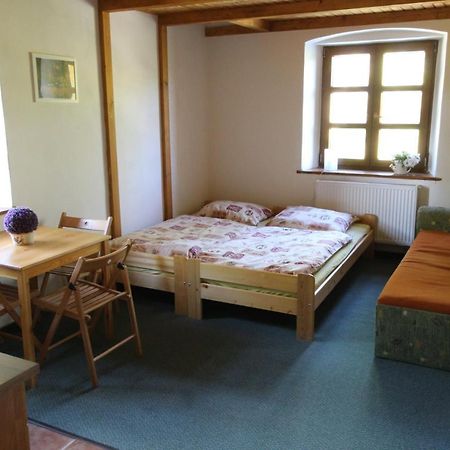 Penzion Stara Skola Vikantice Екстер'єр фото